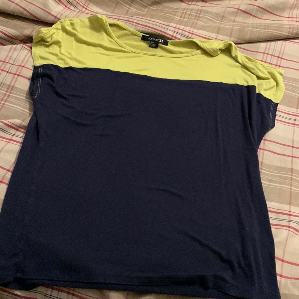 Forever 21 basic color lock t-shirt
